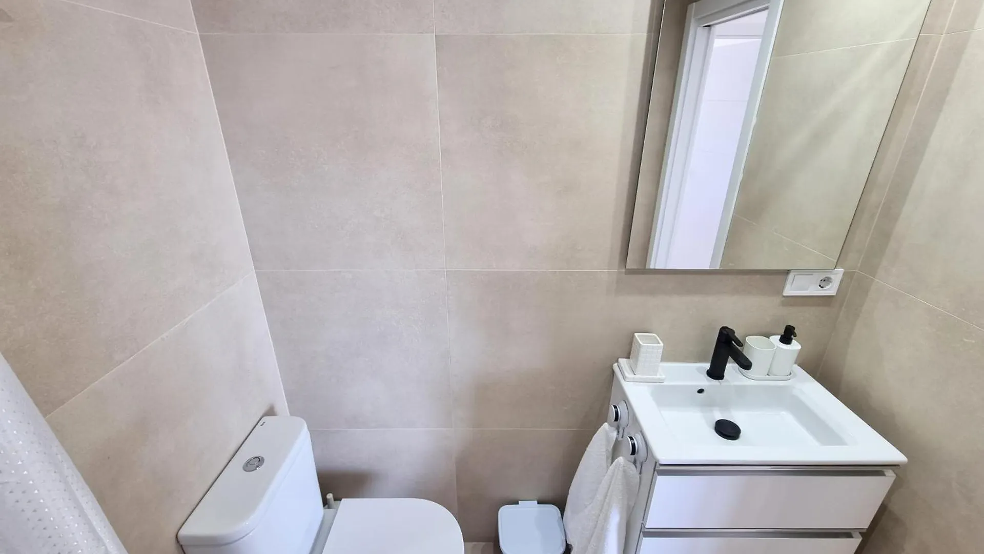Barbados Beach And Pool Apartment Fuengirola